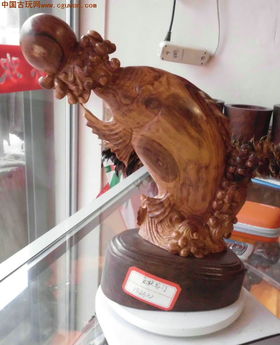 精品越南黃花梨木雕 紋理如畫(huà)的‘年年有余’收藏品